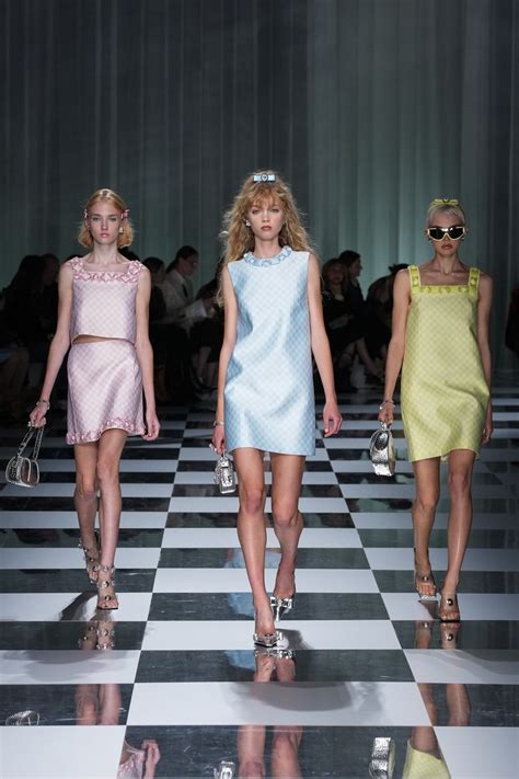 défilé versace 2024|PRINTEMPS.